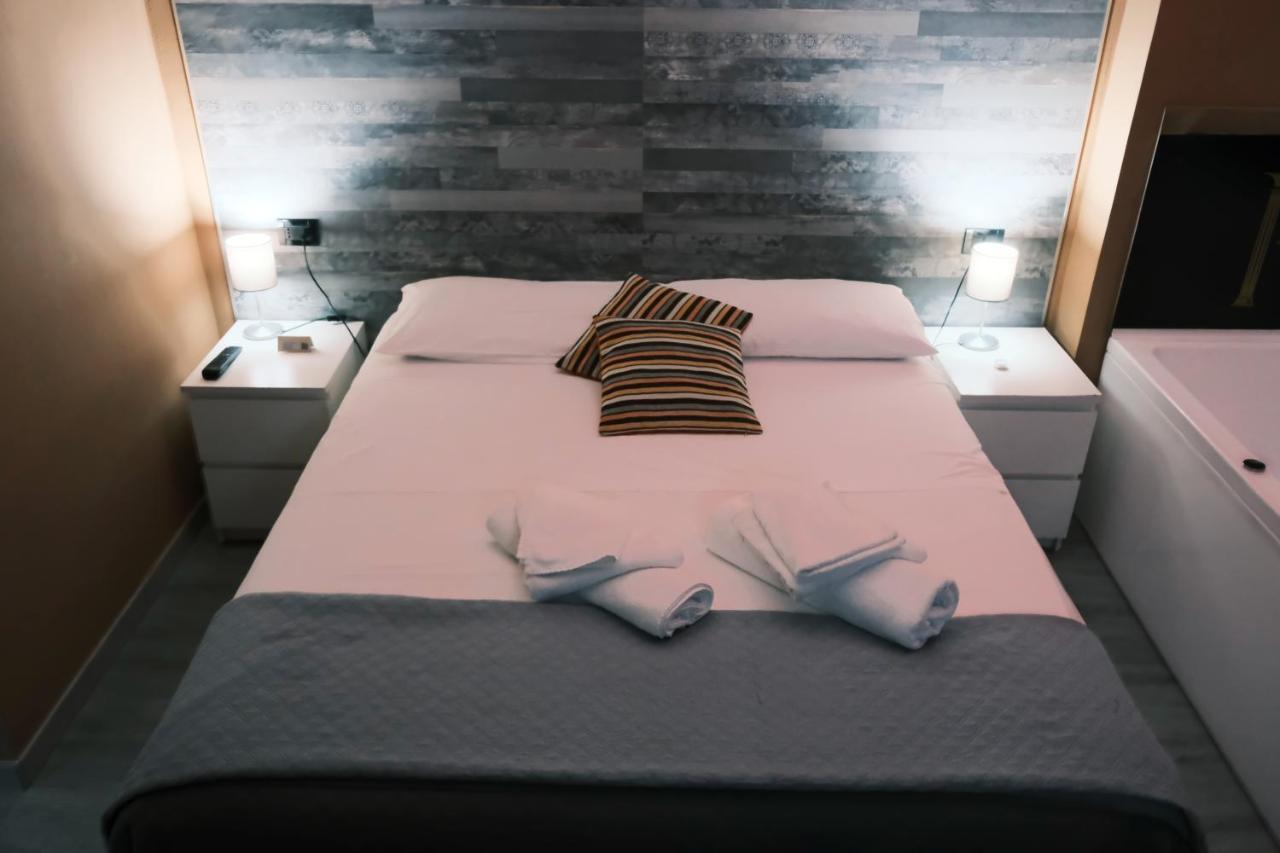 Royalty Rooms & Spa Napoli Ngoại thất bức ảnh