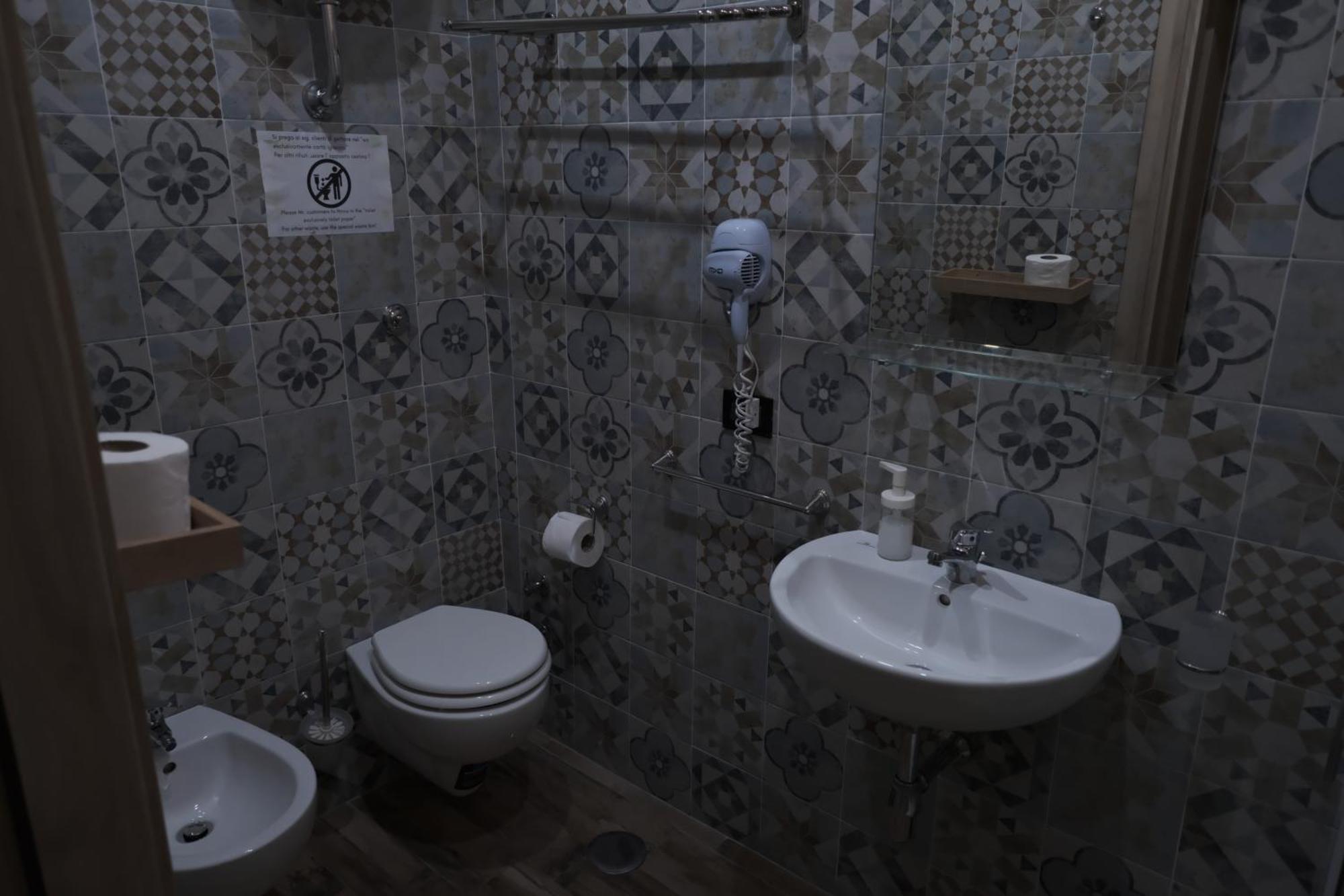 Royalty Rooms & Spa Napoli Ngoại thất bức ảnh